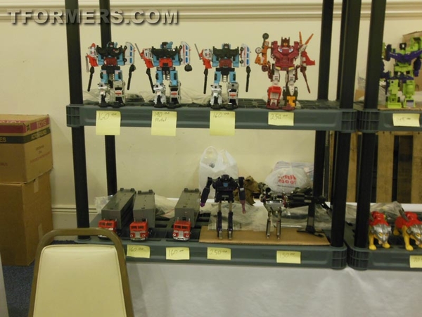 BotCon 2013   The Transformers Convention Dealer Room Image Gallery   OVER 500 Images  (197 of 582)